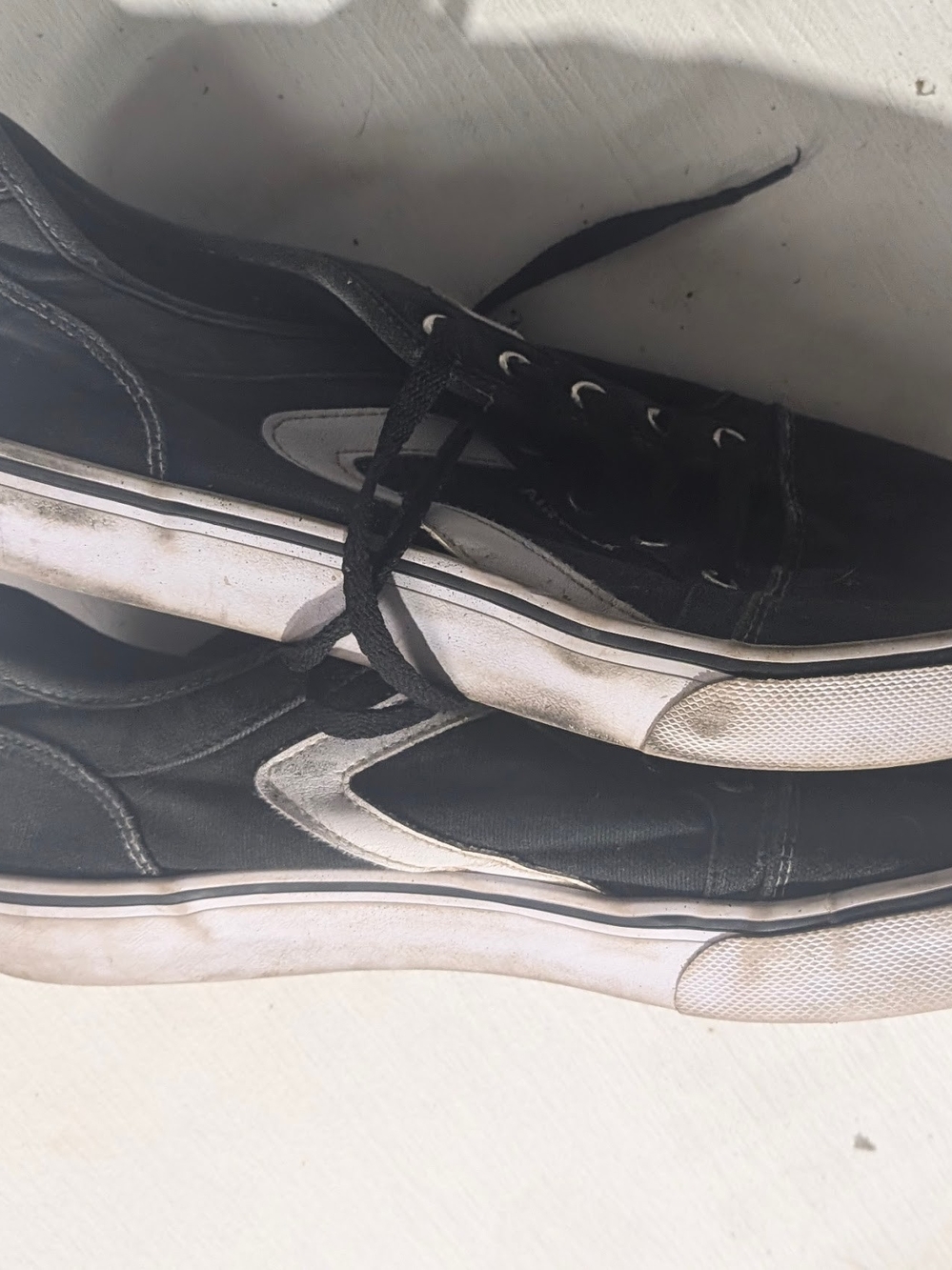 Airwalk Black and White Canvas Skate Shoes - Picture 4 of 6